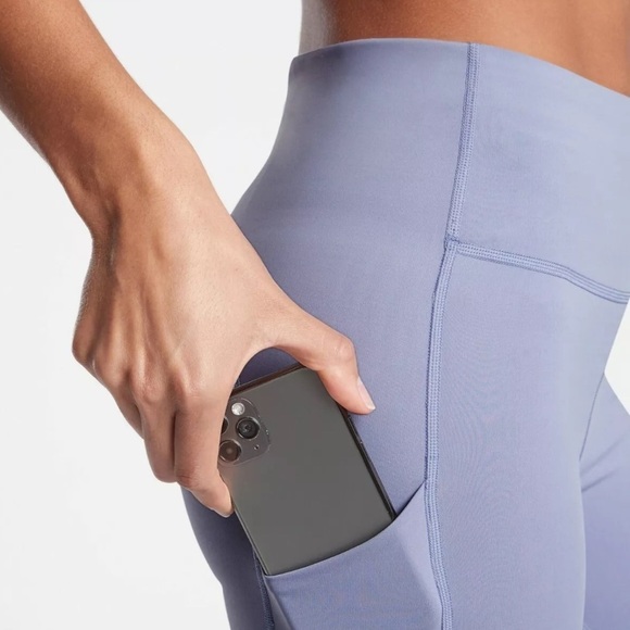 NWT Athleta Ultimate Stash Pocket Capri Leggings Dusk Purple - Size 1x - Picture 6 of 13